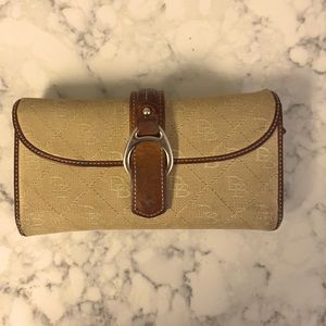 Dooney and Bourke wallet